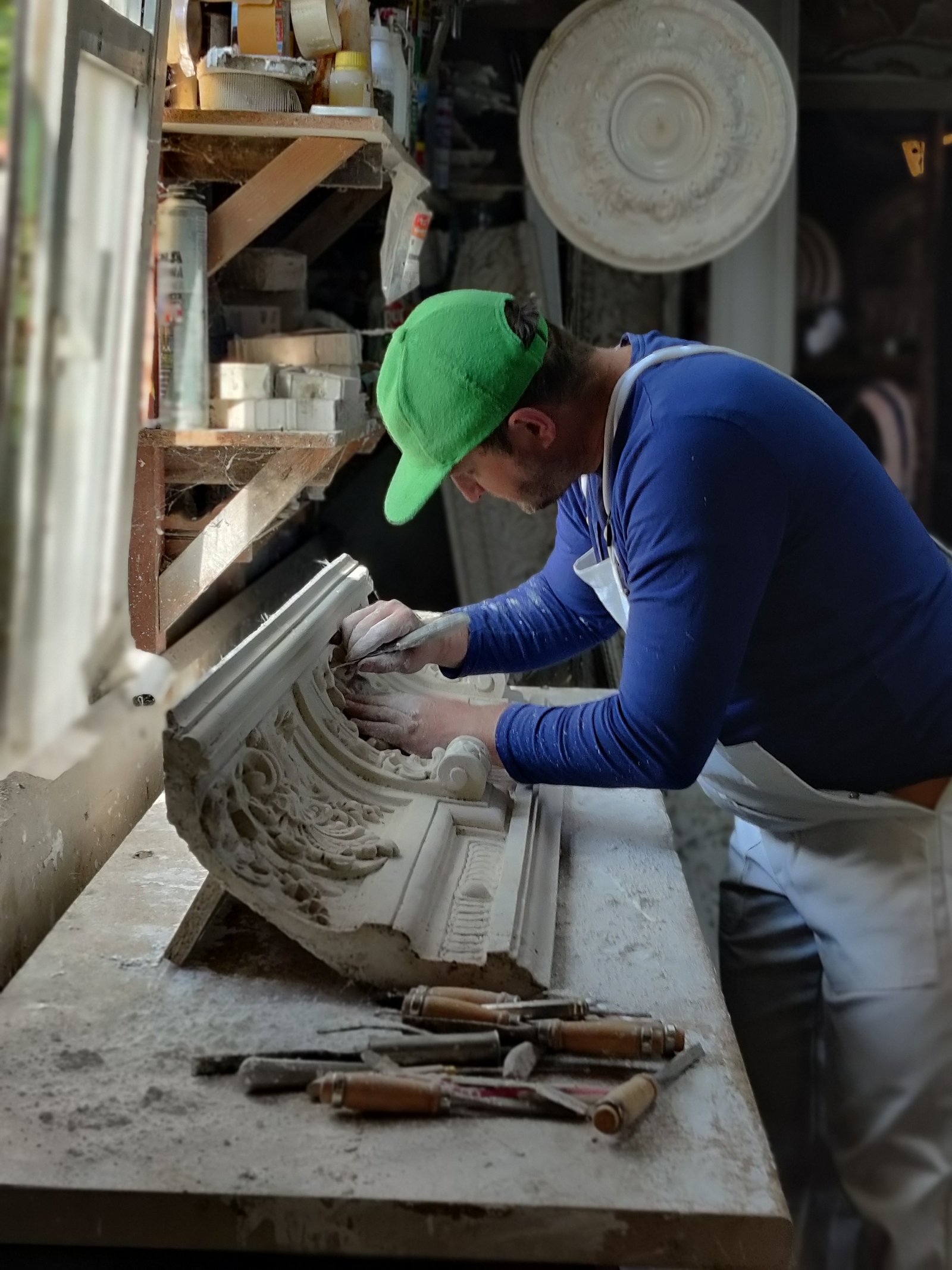 Łukasz Goryl przy pracy